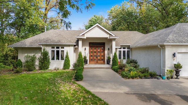 925 Cliff Road, Eagan, MN 55123