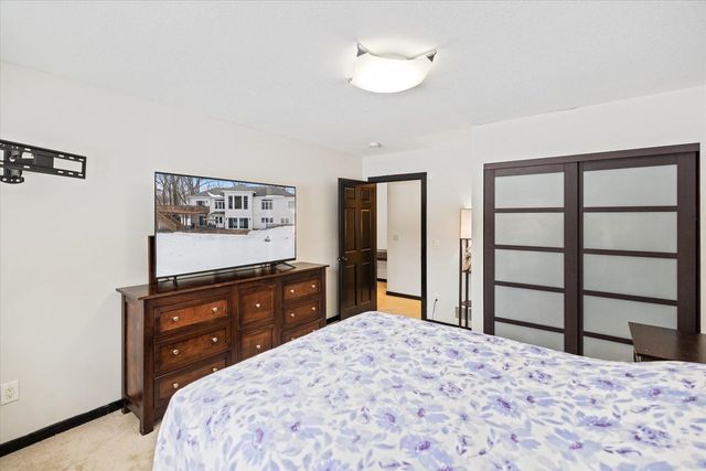 925 Cliff Road, Eagan, MN 55123