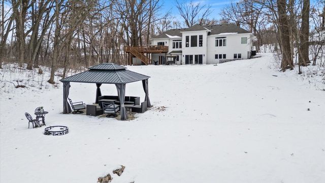 925 Cliff Road, Eagan, MN 55123