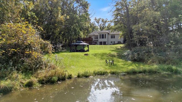 925 Cliff Road, Eagan, MN 55123