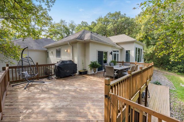 925 Cliff Road, Eagan, MN 55123