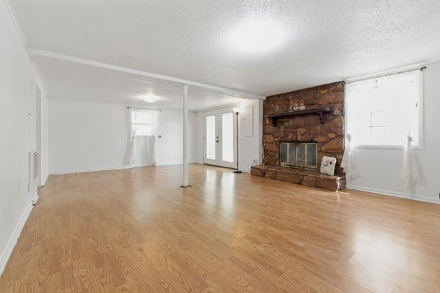 103 Noblitt Ct, Tullahoma, TN 37388