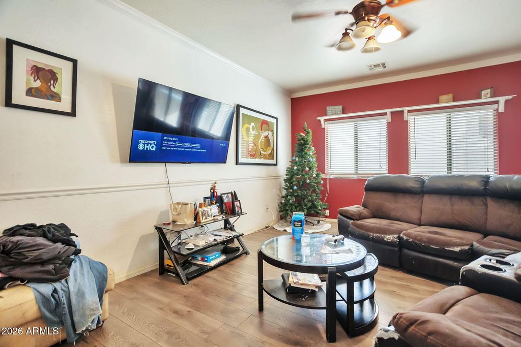 Image 10 of property listing at 7051 W LINCOLN Street, Peoria, AZ 85345