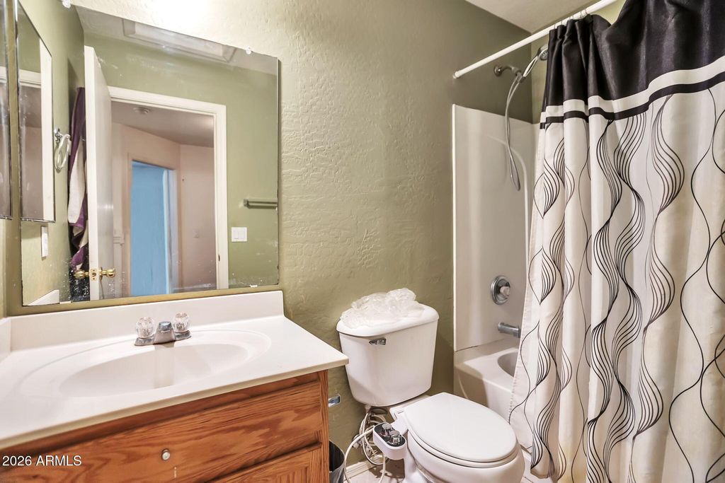 Image 16 of property listing at 7051 W LINCOLN Street, Peoria, AZ 85345