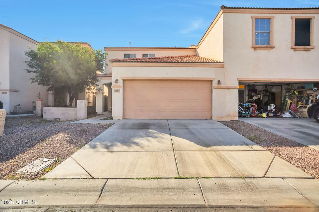 Image 2 of property listing at 7051 W LINCOLN Street, Peoria, AZ 85345