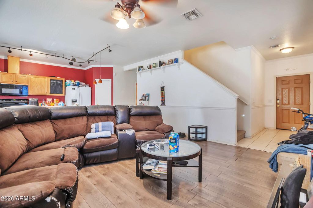 Image 7 of property listing at 7051 W LINCOLN Street, Peoria, AZ 85345