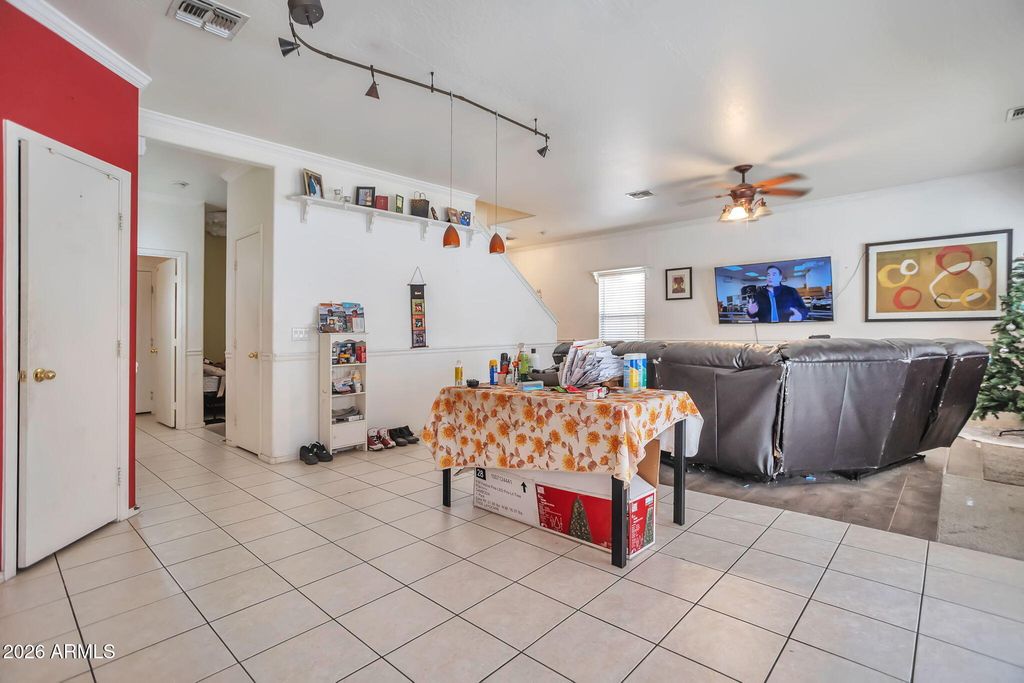 Image 8 of property listing at 7051 W LINCOLN Street, Peoria, AZ 85345