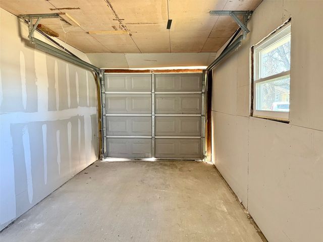 809 Shawnee Trace, Grand Prairie, TX 75051