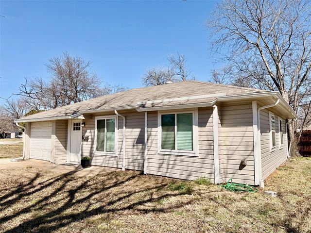 809 Shawnee Trace, Grand Prairie, TX 75051
