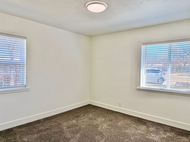 809 Shawnee Trace, Grand Prairie, TX 75051