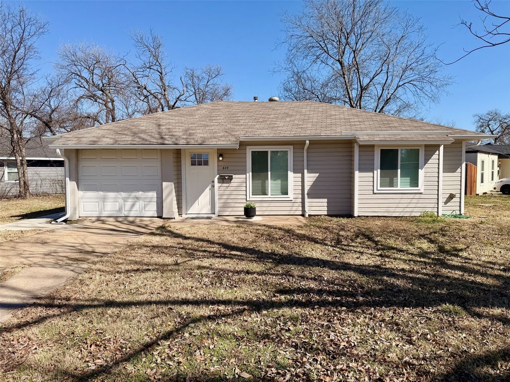 809 Shawnee Trace, Grand Prairie, TX 75051