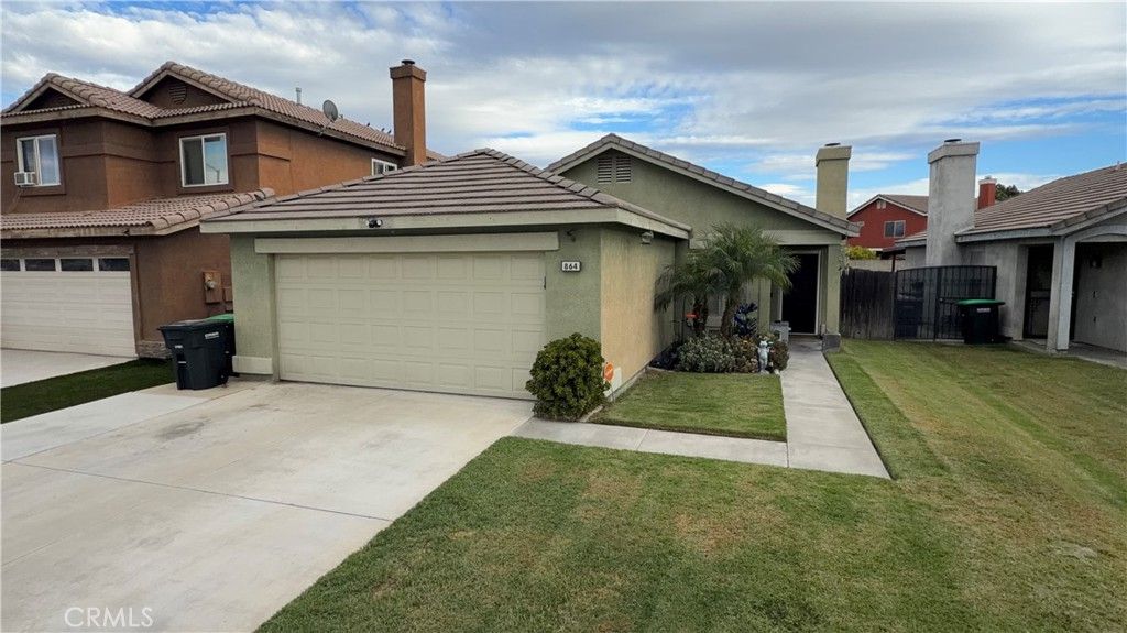 864 Award, Colton, CA 92324