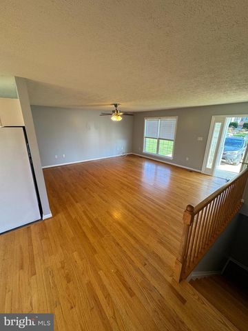 34 STUART CT, Strasburg, VA 22657