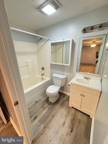 34 STUART CT, Strasburg, VA 22657