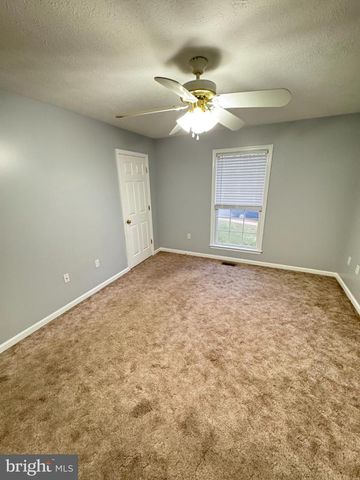 34 STUART CT, Strasburg, VA 22657