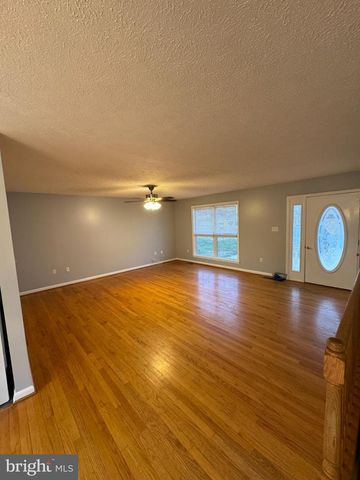 34 STUART CT, Strasburg, VA 22657