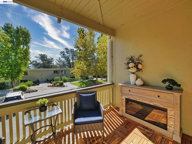 1732 Oakmont Drive 8, Walnut Creek, CA 94595