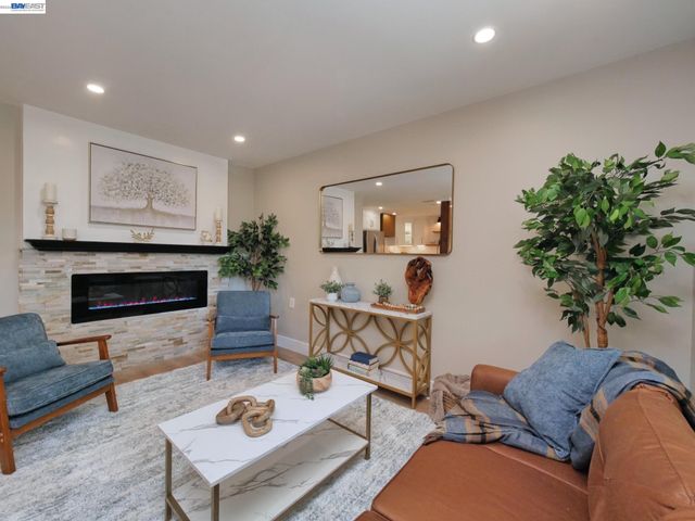 1732 Oakmont Drive 8, Walnut Creek, CA 94595