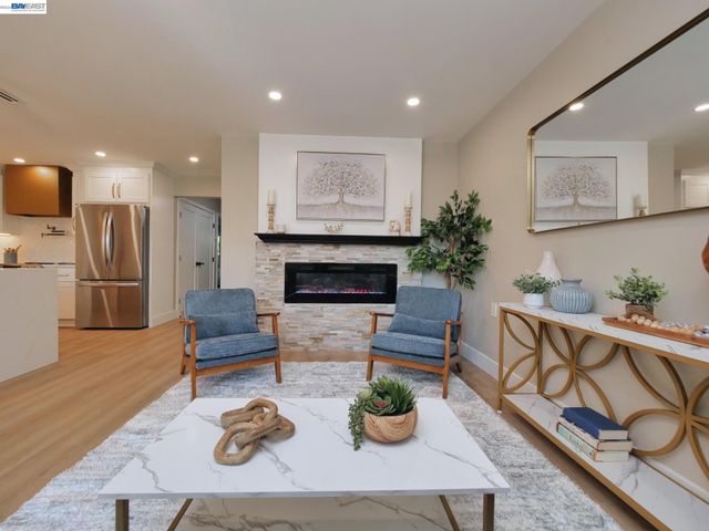 1732 Oakmont Drive 8, Walnut Creek, CA 94595