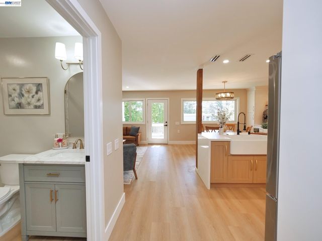 1732 Oakmont Drive 8, Walnut Creek, CA 94595