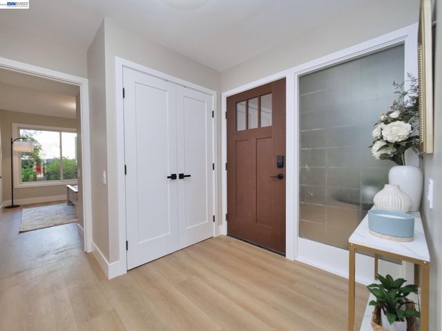 1732 Oakmont Drive 8, Walnut Creek, CA 94595