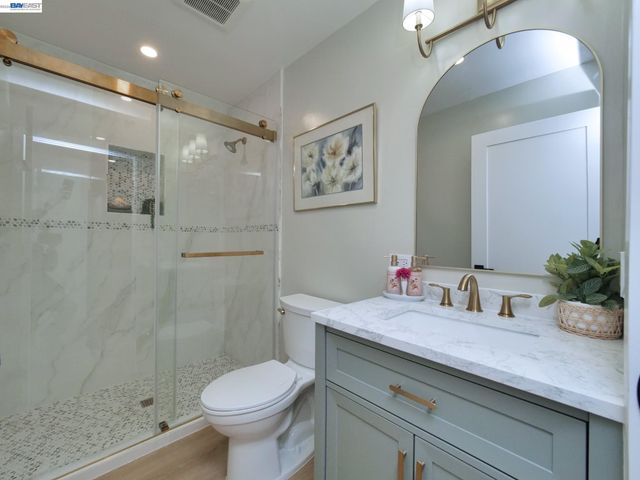 1732 Oakmont Drive 8, Walnut Creek, CA 94595
