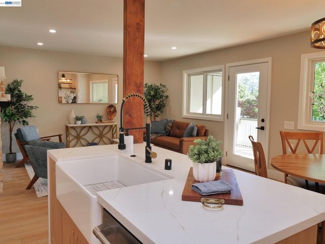 1732 Oakmont Drive 8, Walnut Creek, CA 94595