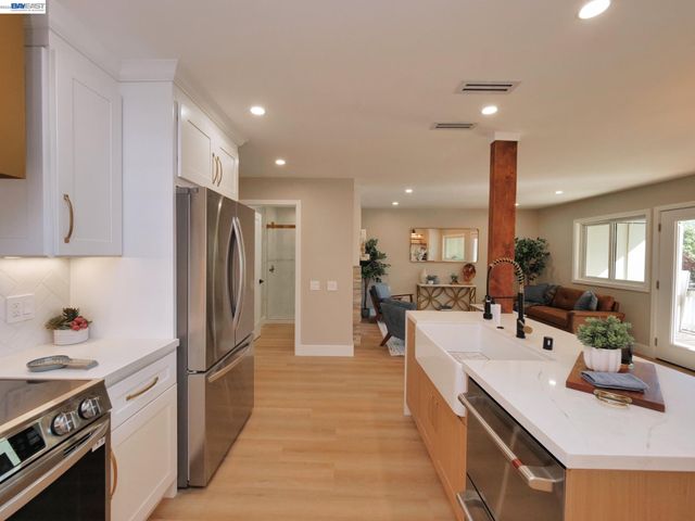 1732 Oakmont Drive 8, Walnut Creek, CA 94595