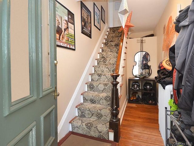 82 Central Avenue 2nd Floor, Sea Cliff, NY 11579