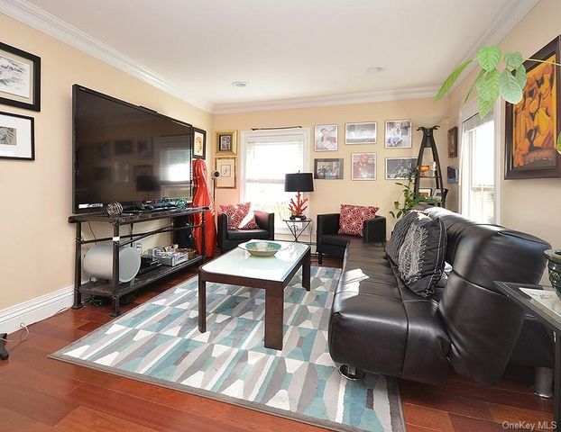 82 Central Avenue 2nd Floor, Sea Cliff, NY 11579