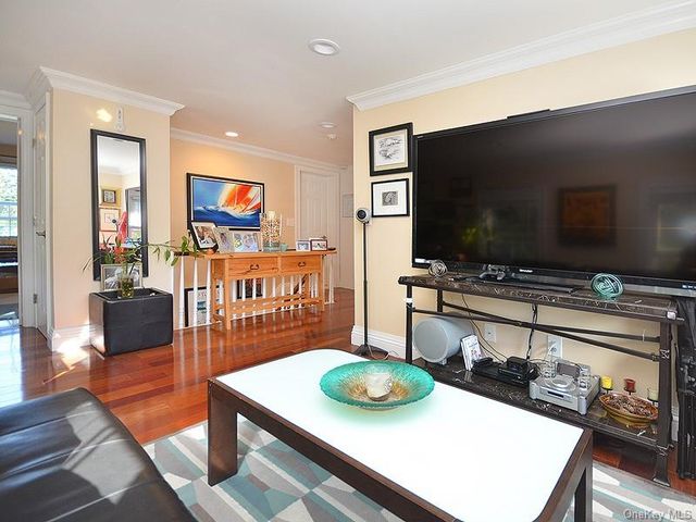 82 Central Avenue 2nd Floor, Sea Cliff, NY 11579