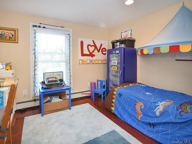 82 Central Avenue 2nd Floor, Sea Cliff, NY 11579