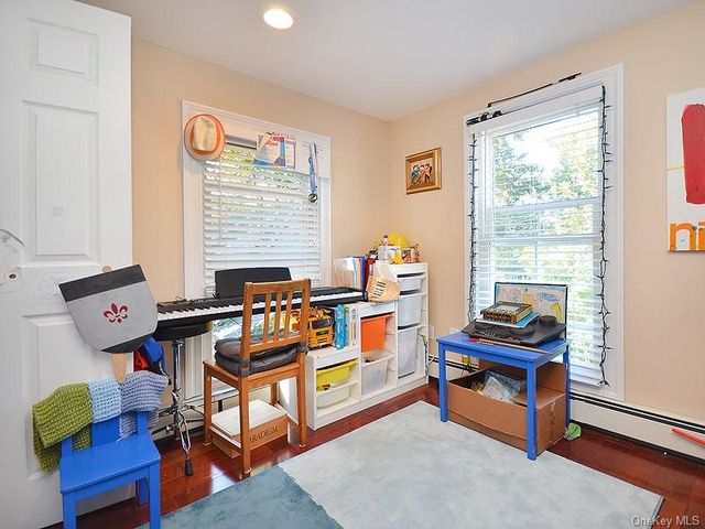 82 Central Avenue 2nd Floor, Sea Cliff, NY 11579