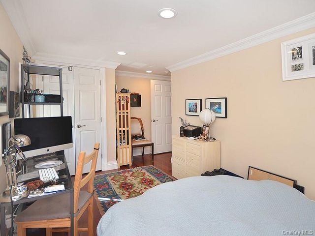 82 Central Avenue 2nd Floor, Sea Cliff, NY 11579