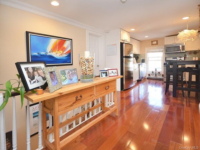 82 Central Avenue 2nd Floor, Sea Cliff, NY 11579