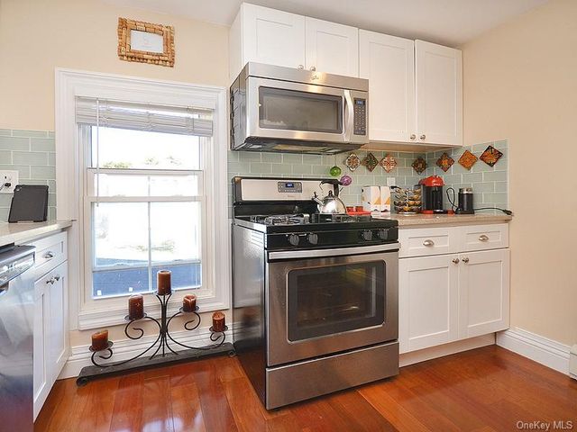 82 Central Avenue 2nd Floor, Sea Cliff, NY 11579