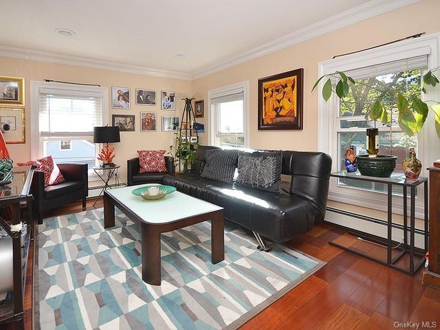 82 Central Avenue 2nd Floor, Sea Cliff, NY 11579