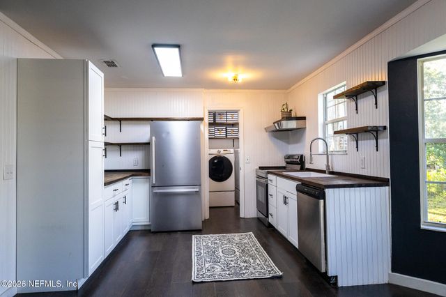 321 PARADISE Circle, Satsuma, FL 32189