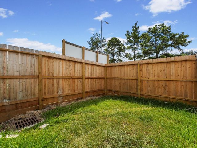 2598 W Tidwell, Houston, TX 77091