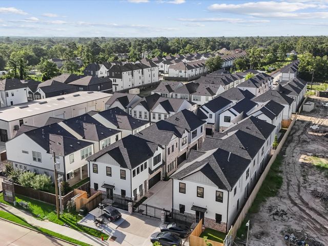 2598 W Tidwell, Houston, TX 77091