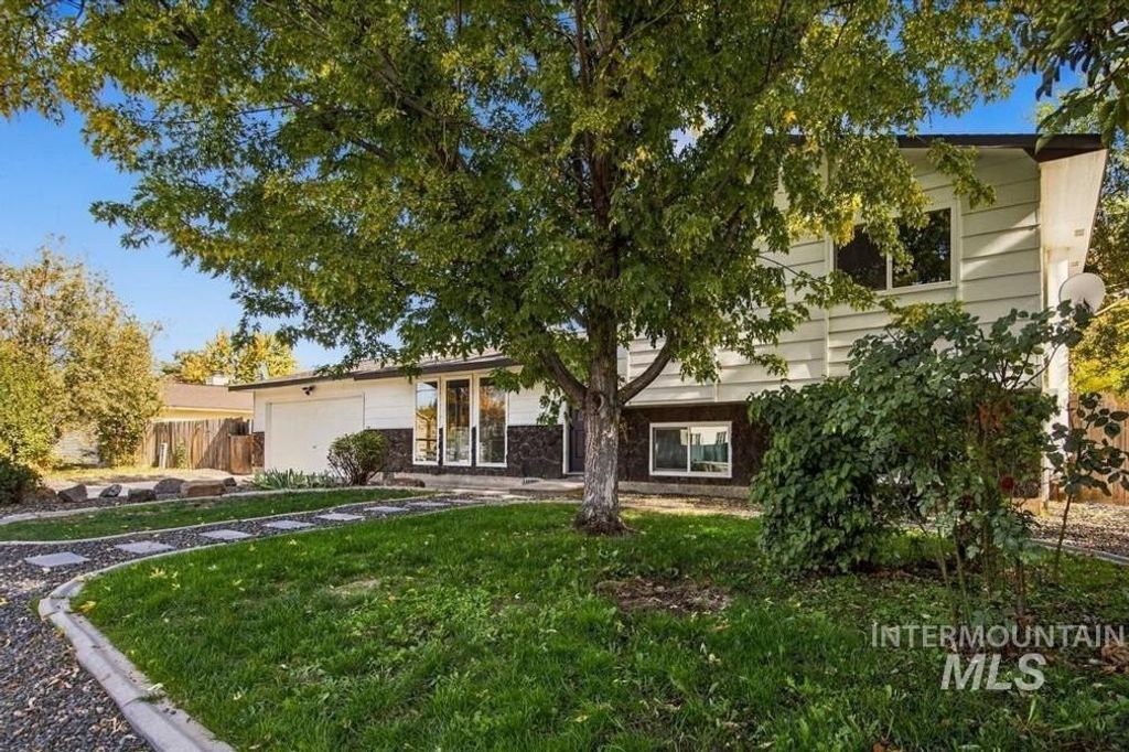 5750 N Garrett St, Garden City, ID 83714 photo 2