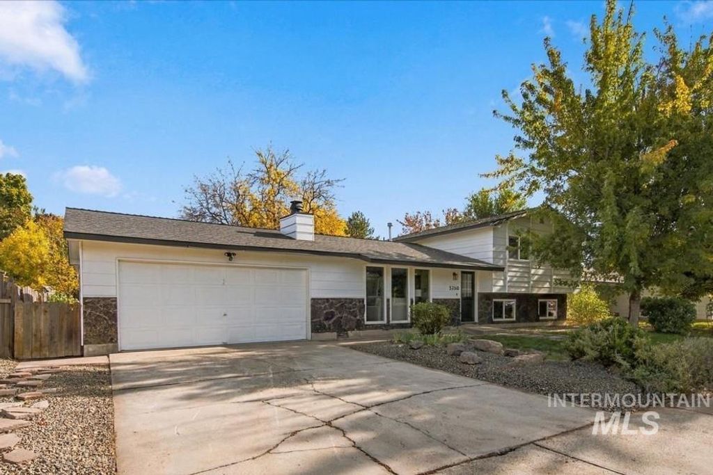 5750 N Garrett St, Garden City, ID 83714 photo 3