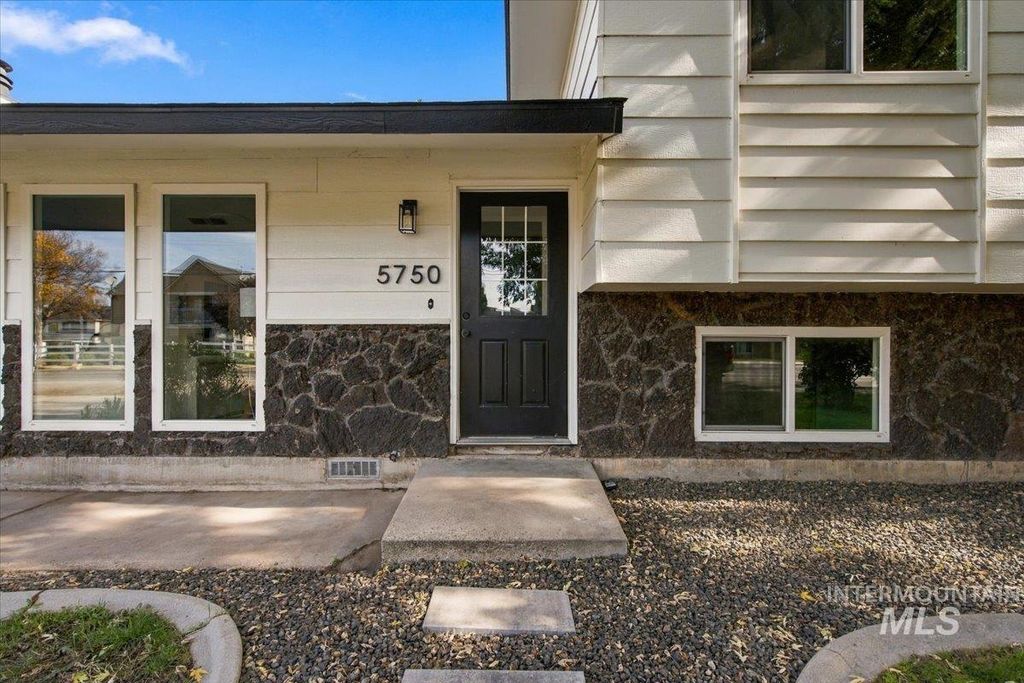 5750 N Garrett St, Garden City, ID 83714 photo 4