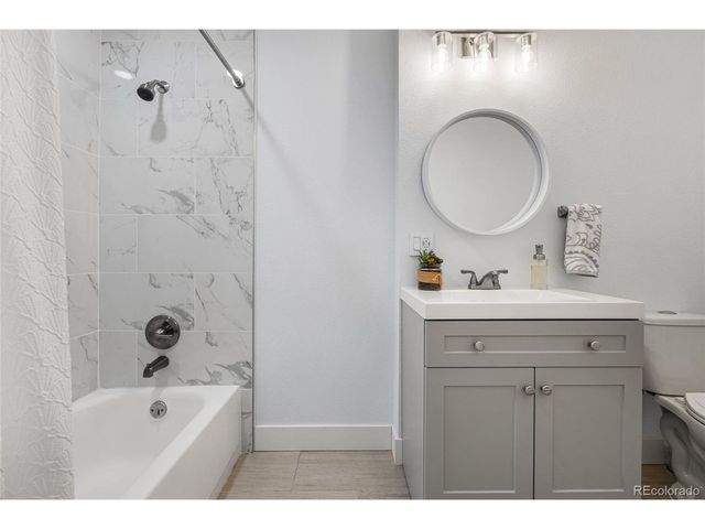 2835 S Monaco Pkwy 1-104, Denver, CO 80222