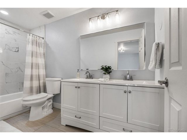 2835 S Monaco Pkwy 1-104, Denver, CO 80222
