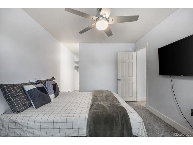 2835 S Monaco Pkwy 1-104, Denver, CO 80222