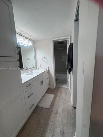 615 NE 12th Ave 109, Fort Lauderdale, FL 33304