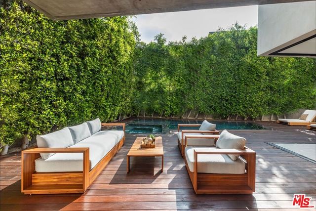 350 N Harper Avenue, Los Angeles, CA 90048