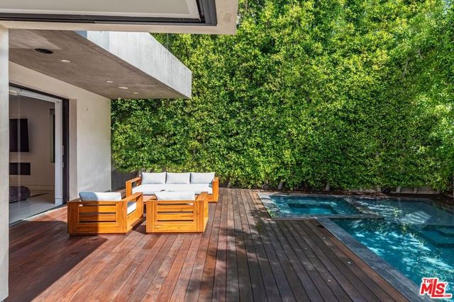 350 N Harper Avenue, Los Angeles, CA 90048