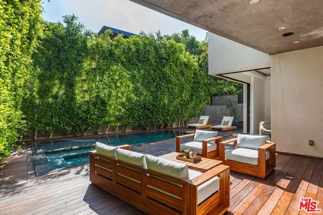 350 N Harper Avenue, Los Angeles, CA 90048